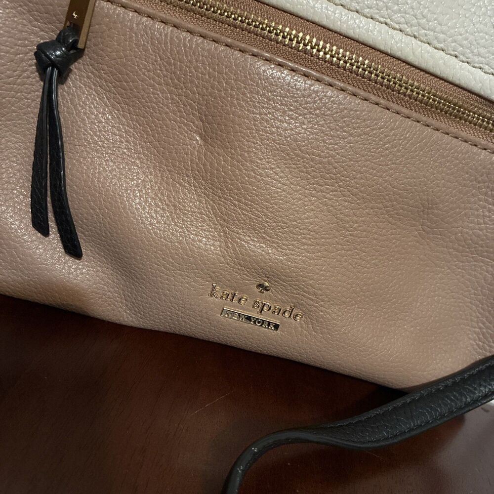 Kate Spade New York Jackson Zip Pebbled Leather Crossbody Bag Tan Cream Black - Picture 3 of 11
